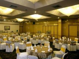 Hotel Asia Jammu Tawi Катра Екстериор снимка